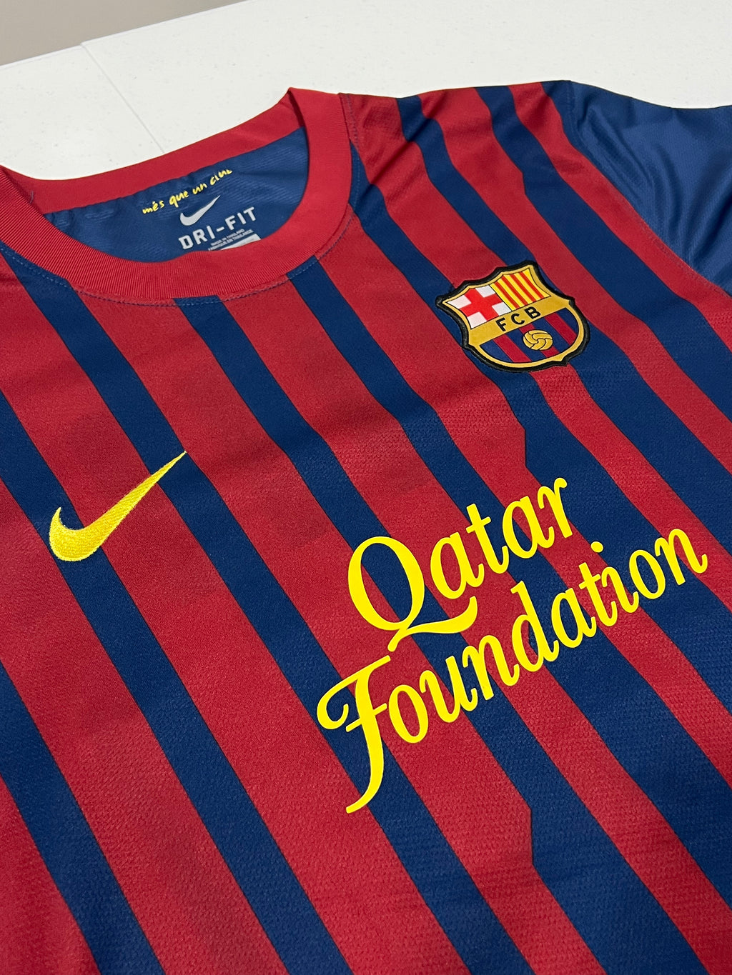 FC Barcelona 2011-12 Messi #10 Home Jersey, Size Medium
