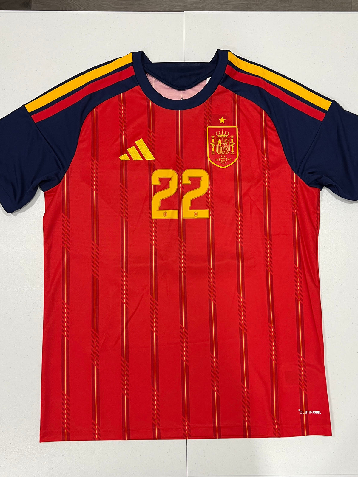 Spain 2026 Home Pau Cubarsi #22 World Cup Jersey Size Large BNWT