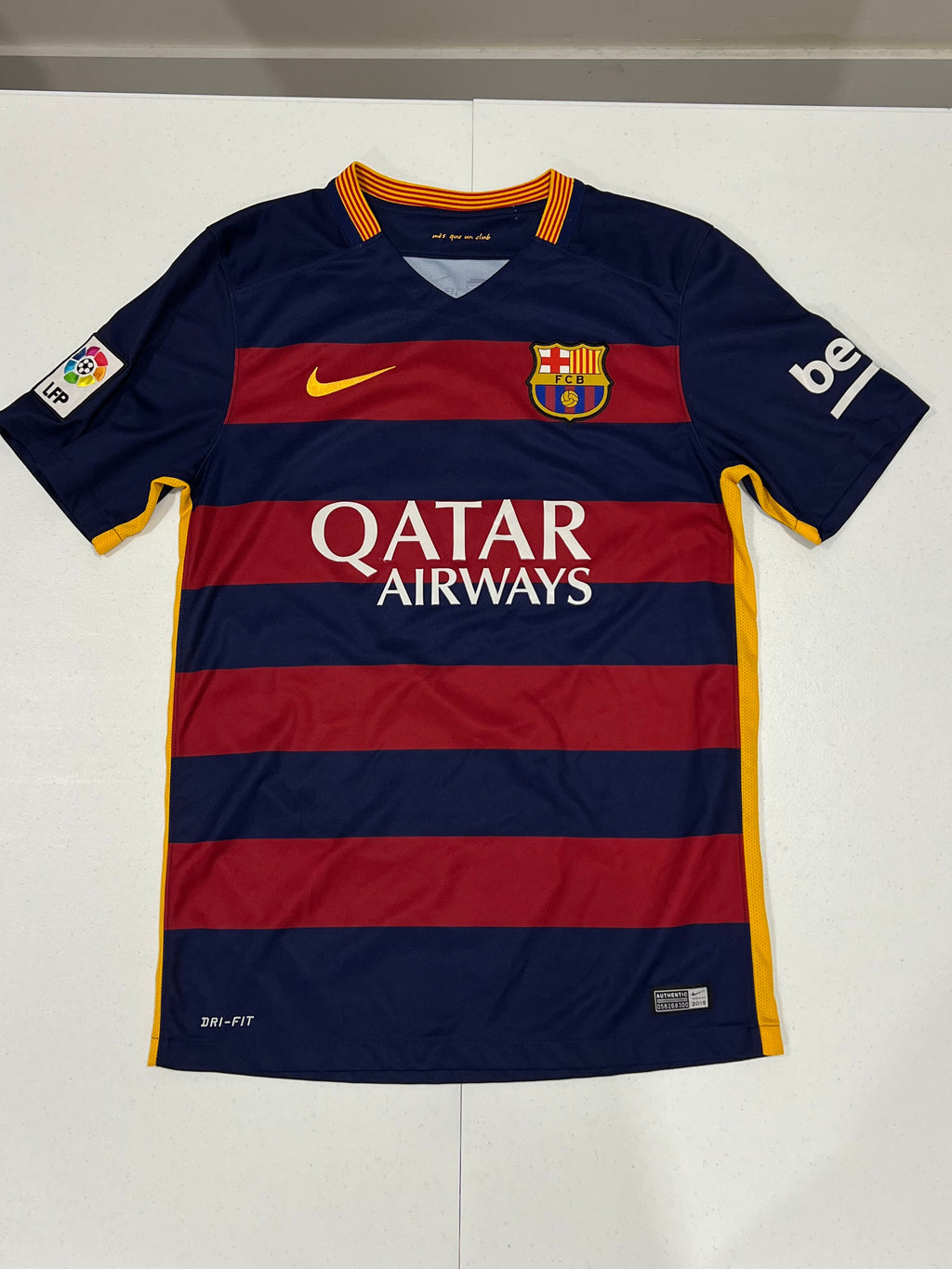 FC Barcelona 2015-2016 Suarez #9 Home Jersey Size Small