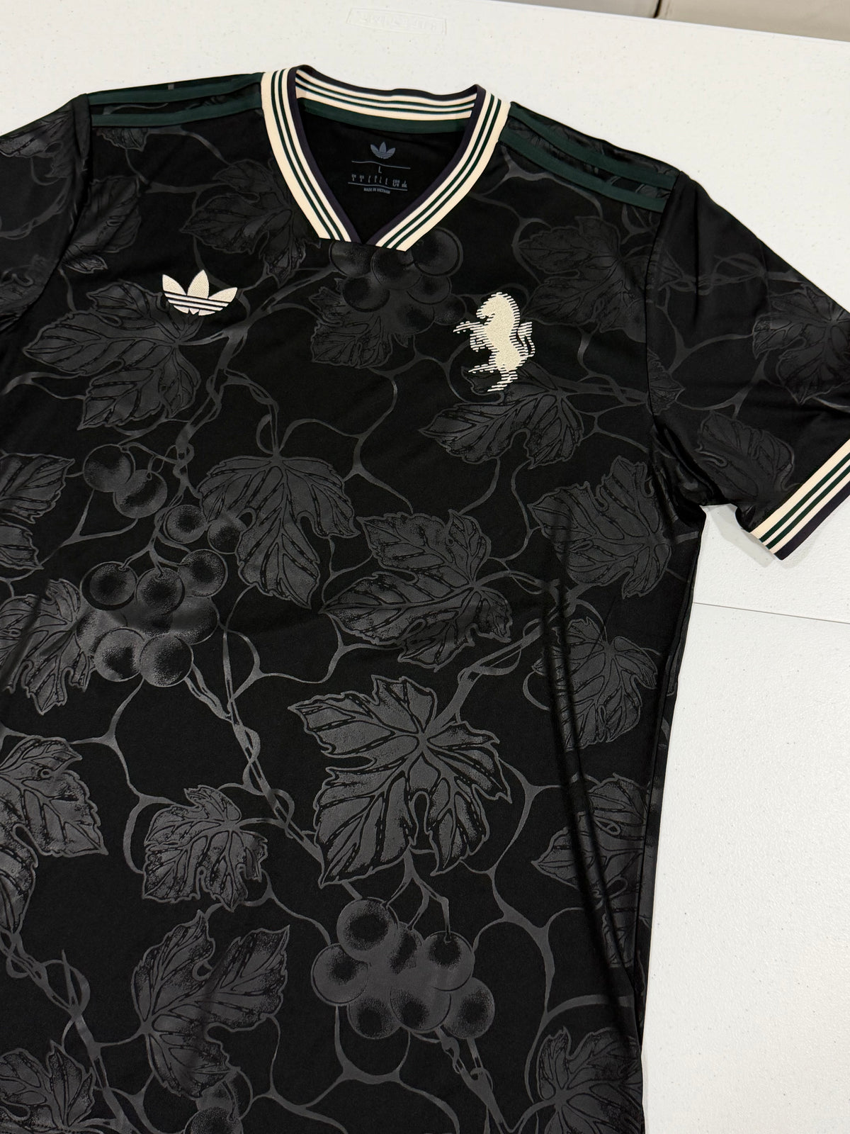 Juventus 2025-26 Third Jersey Size Large BNWT