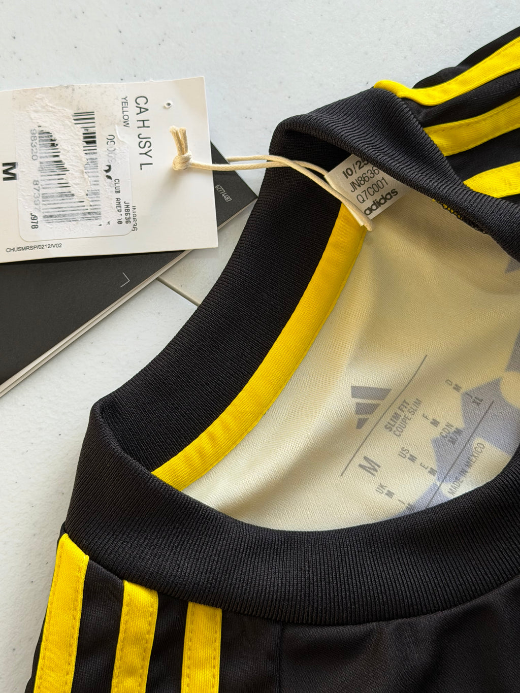 Club America 2025-26 Home Jersey Size Medium Long Sleeve BNWT