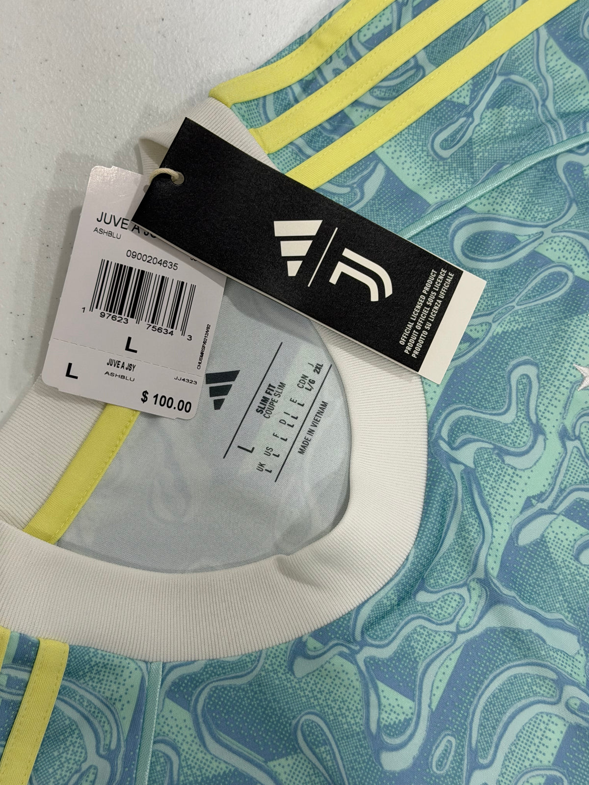 Juventus 2025-26 Away Jersey Size Large BNWT