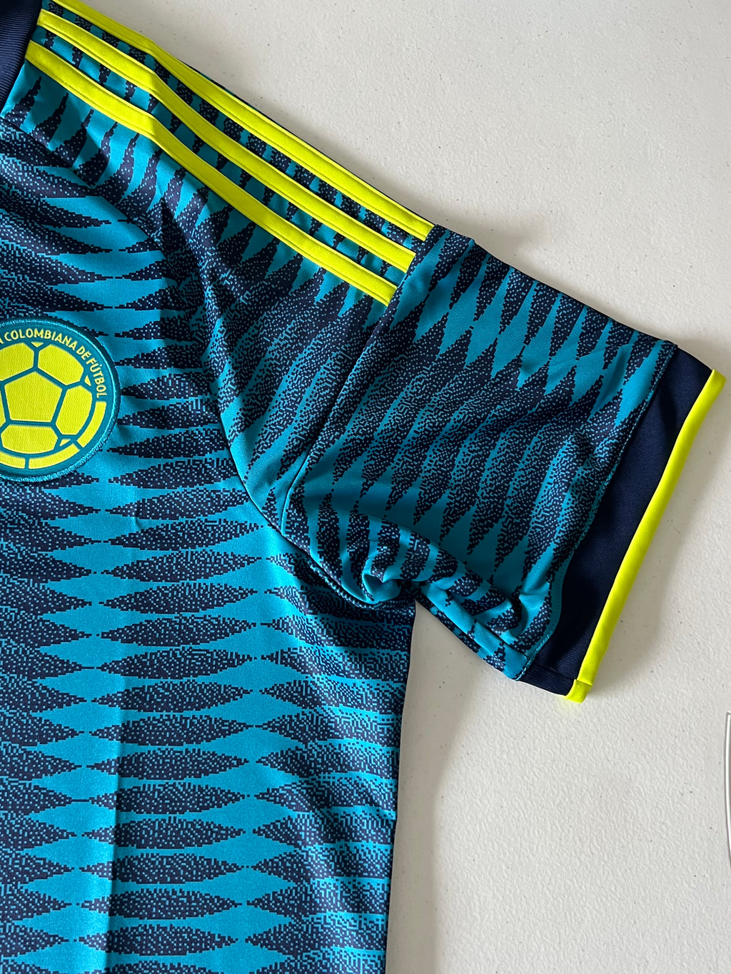 Colombia Away 2026 World Cup Jersey Size Large