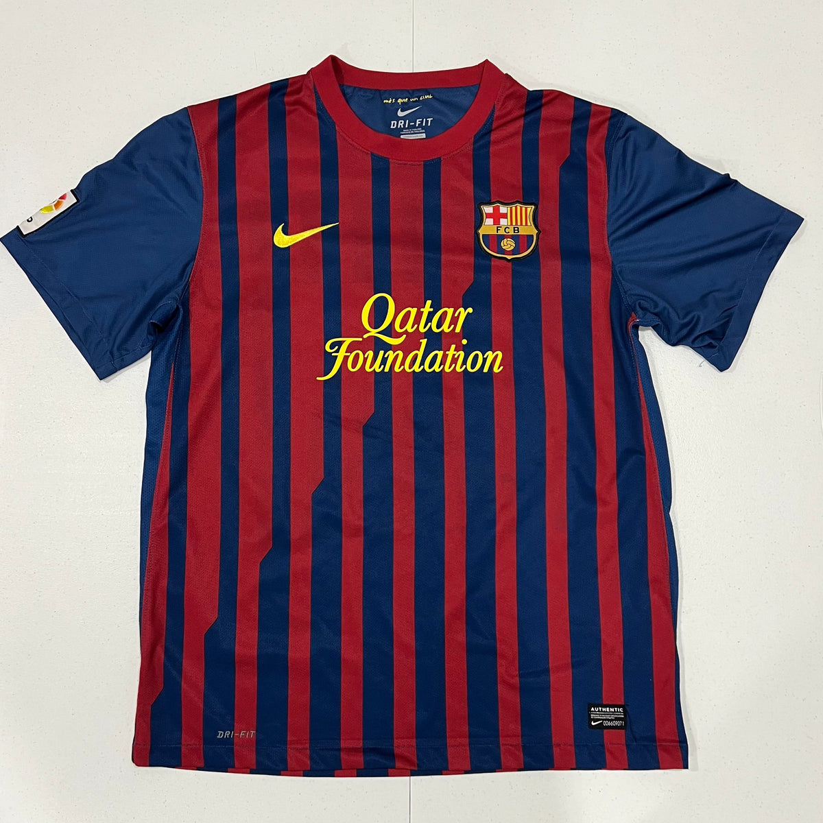 FC Barcelona 2011-12 Messi #10 Home Jersey, Size Medium