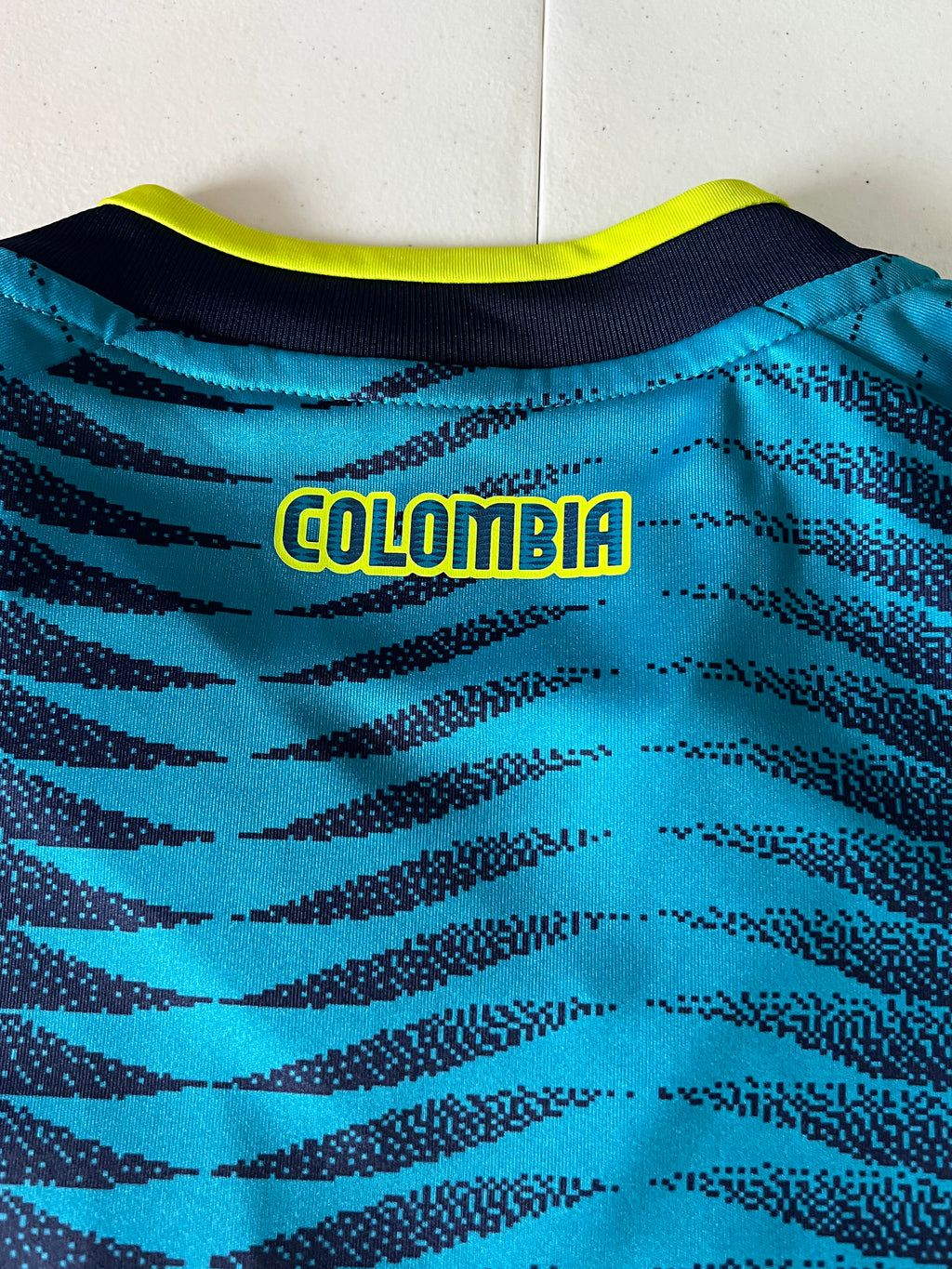 Colombia Away 2026 World Cup Jersey Size Large