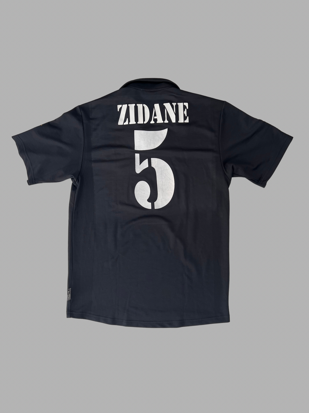 Zidane Real Madrid 2002/03 Centenary Retro Jersey Size Small Sponsor Less