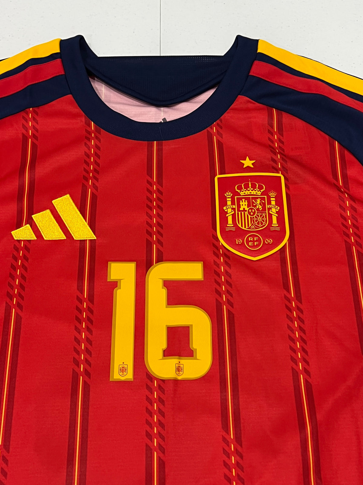 Spain 2026 Home Rodri #16 World Cup Jersey Size Large BNWT