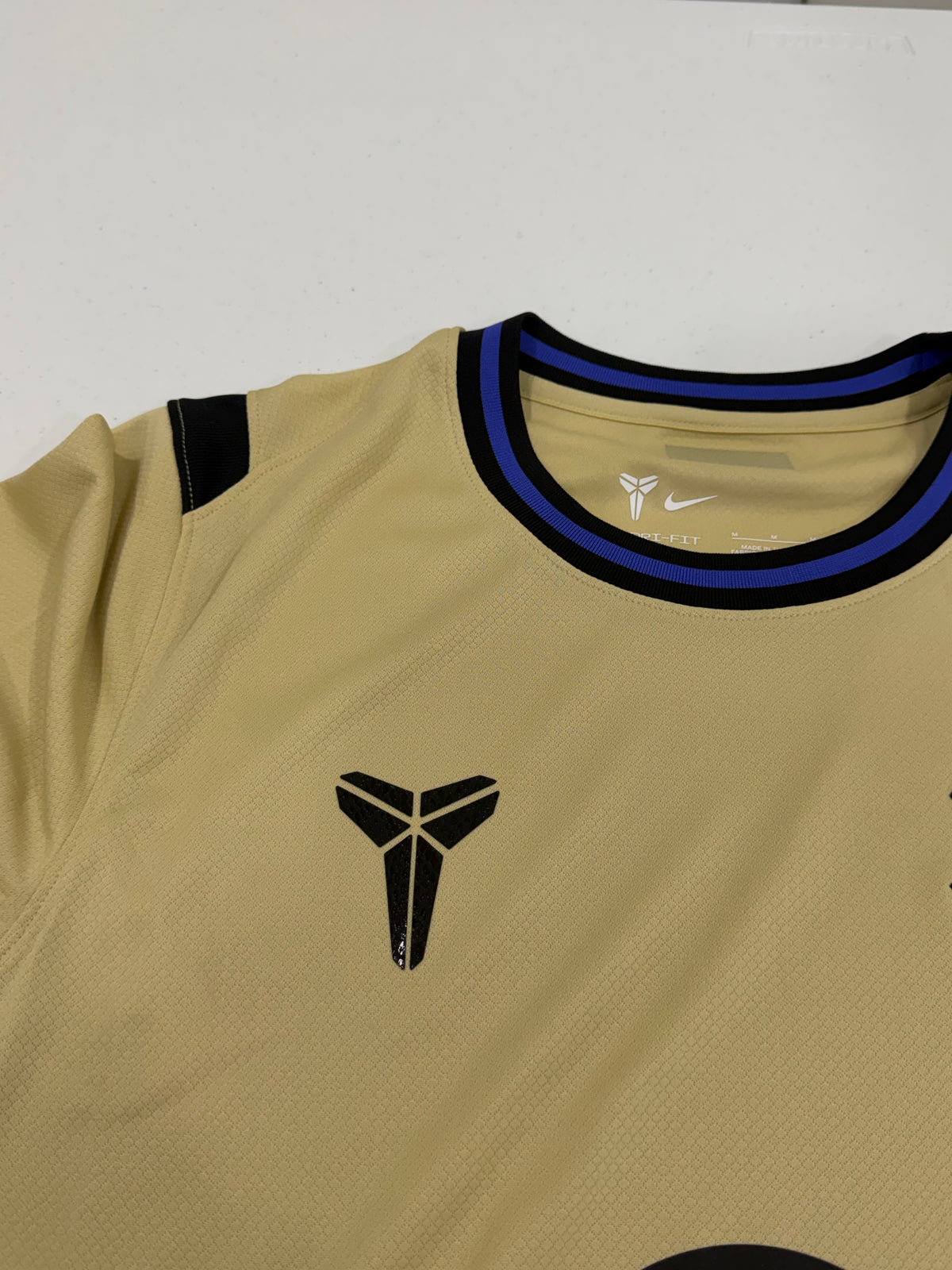 FC Barcelona 2025-26 Away Jersey Kobe Bryant Black Mamba BNWT