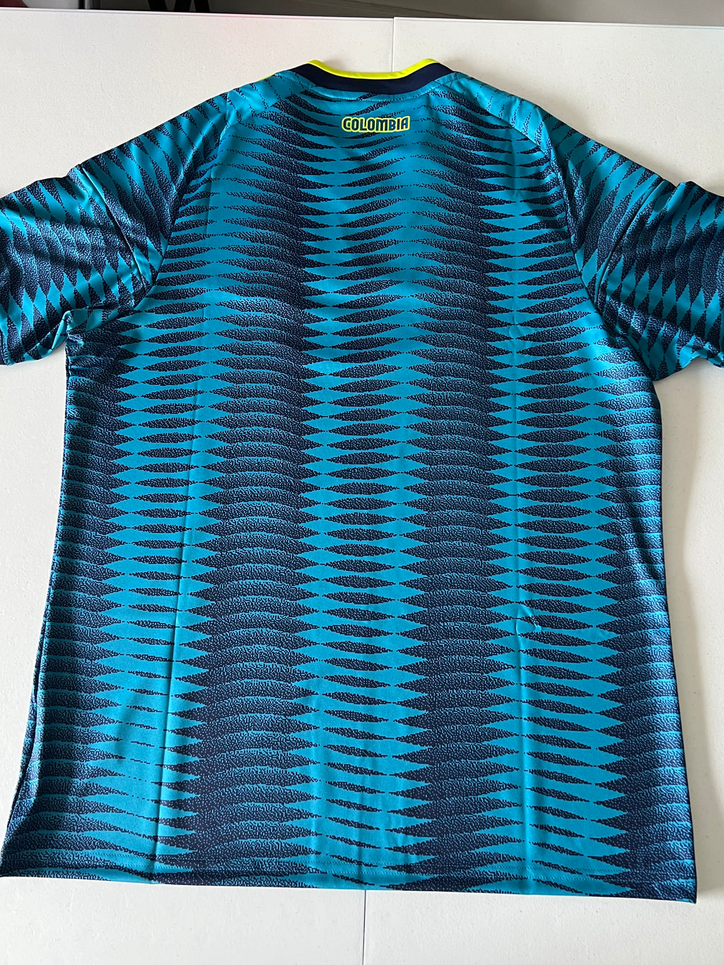 Colombia Away 2026 World Cup Jersey Size Large