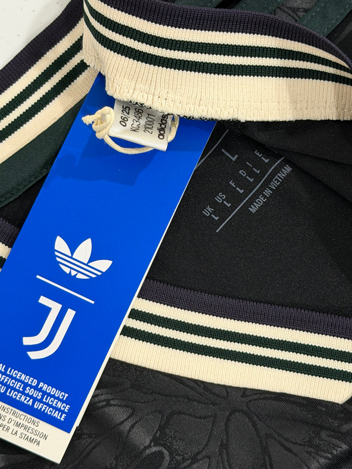 Juventus 2025-26 Third Jersey Size Large BNWT