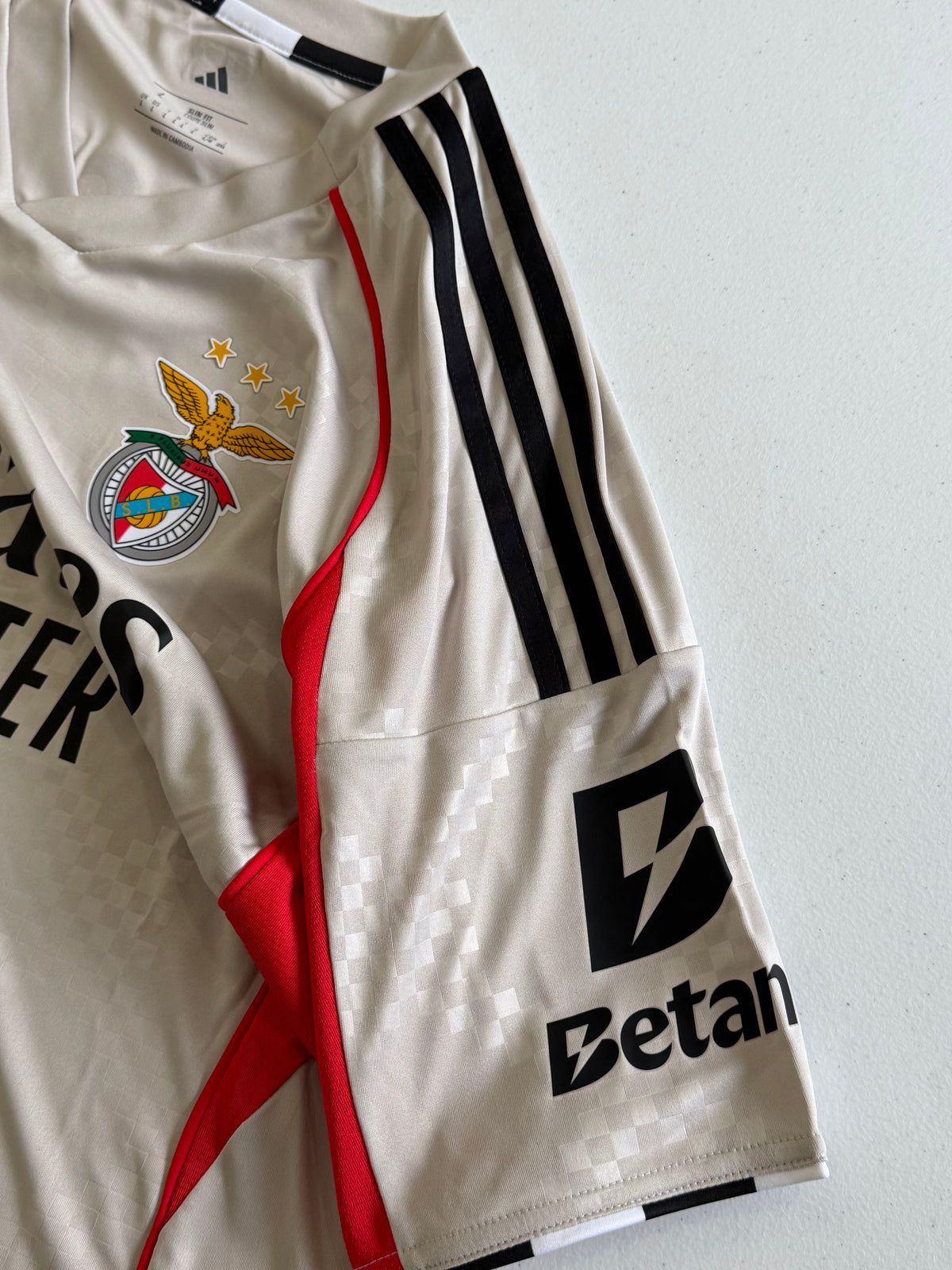 Benfica 2025-26 Away Jersey Size Large BNWT