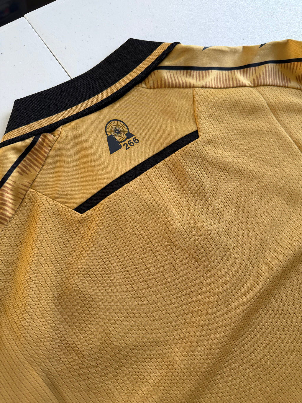 Wrexham 2024-25 Third Jersey Size Medium Long Sleeve BNWT