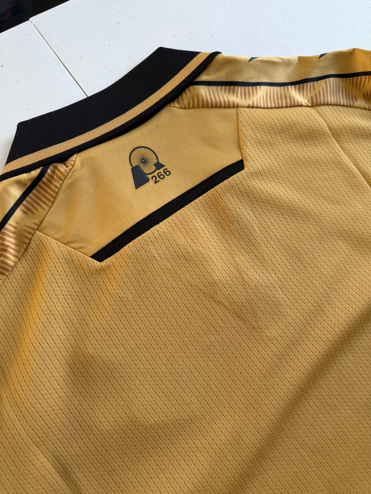 Wrexham 2024-25 Third Jersey Size Medium Long Sleeve BNWT